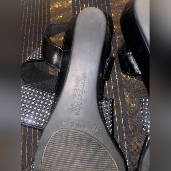 Predictions Comfort Plus Size 71/2 Strappy Silver Rinestone Studded Sandals Cute - Picture 10 of 14